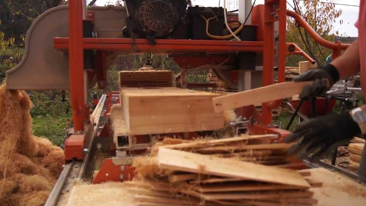 Sciage des bardeaux de c&egrave;dre vu de plus pr&egrave;s