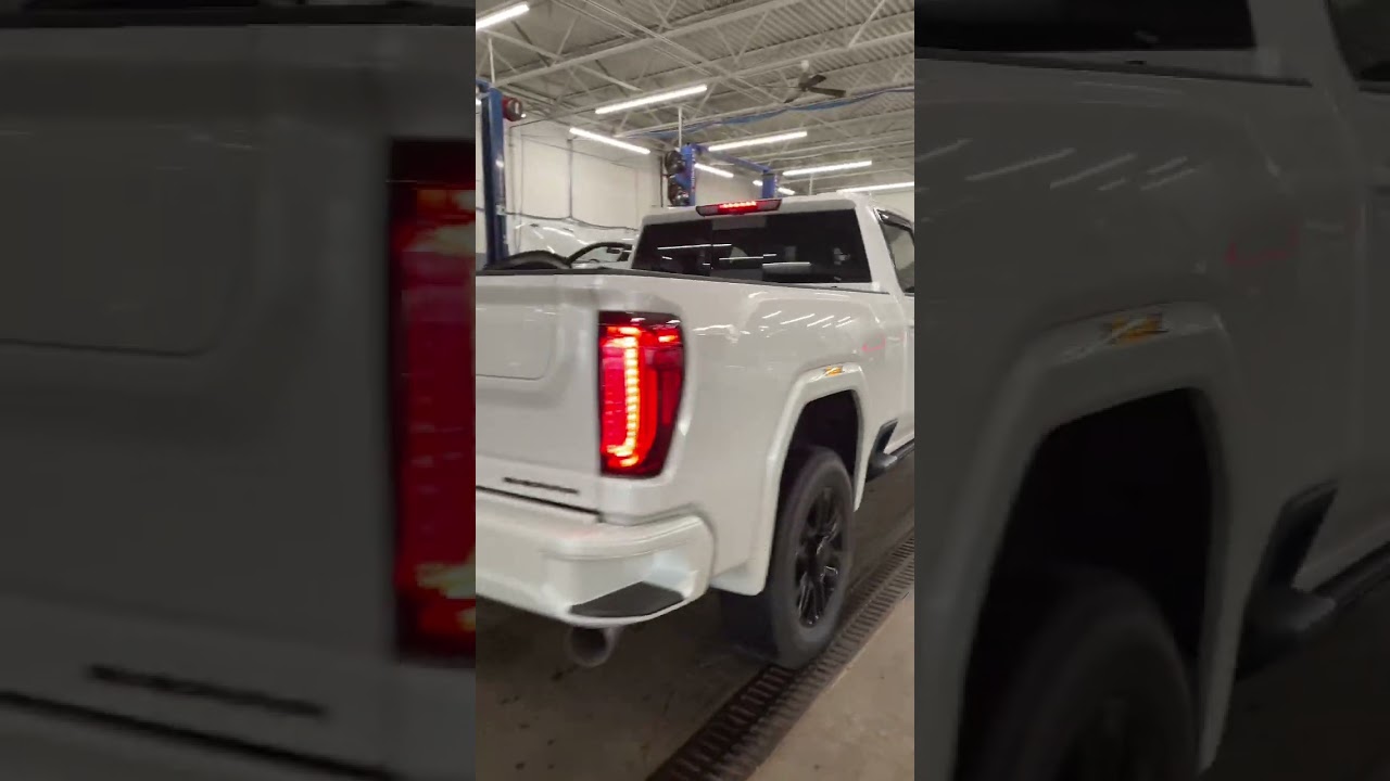 2022 GMC Sierra 2500 Denali receives NITTO tires 