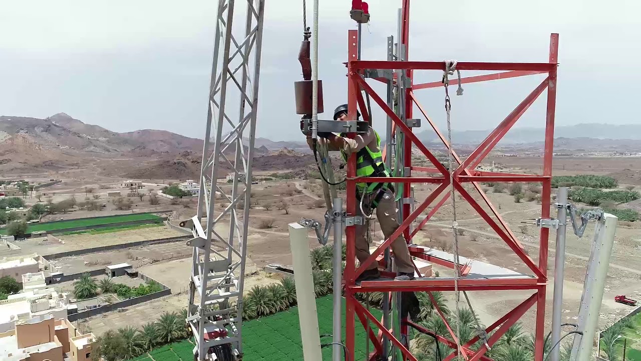 25 Antenna Dismantling on tower