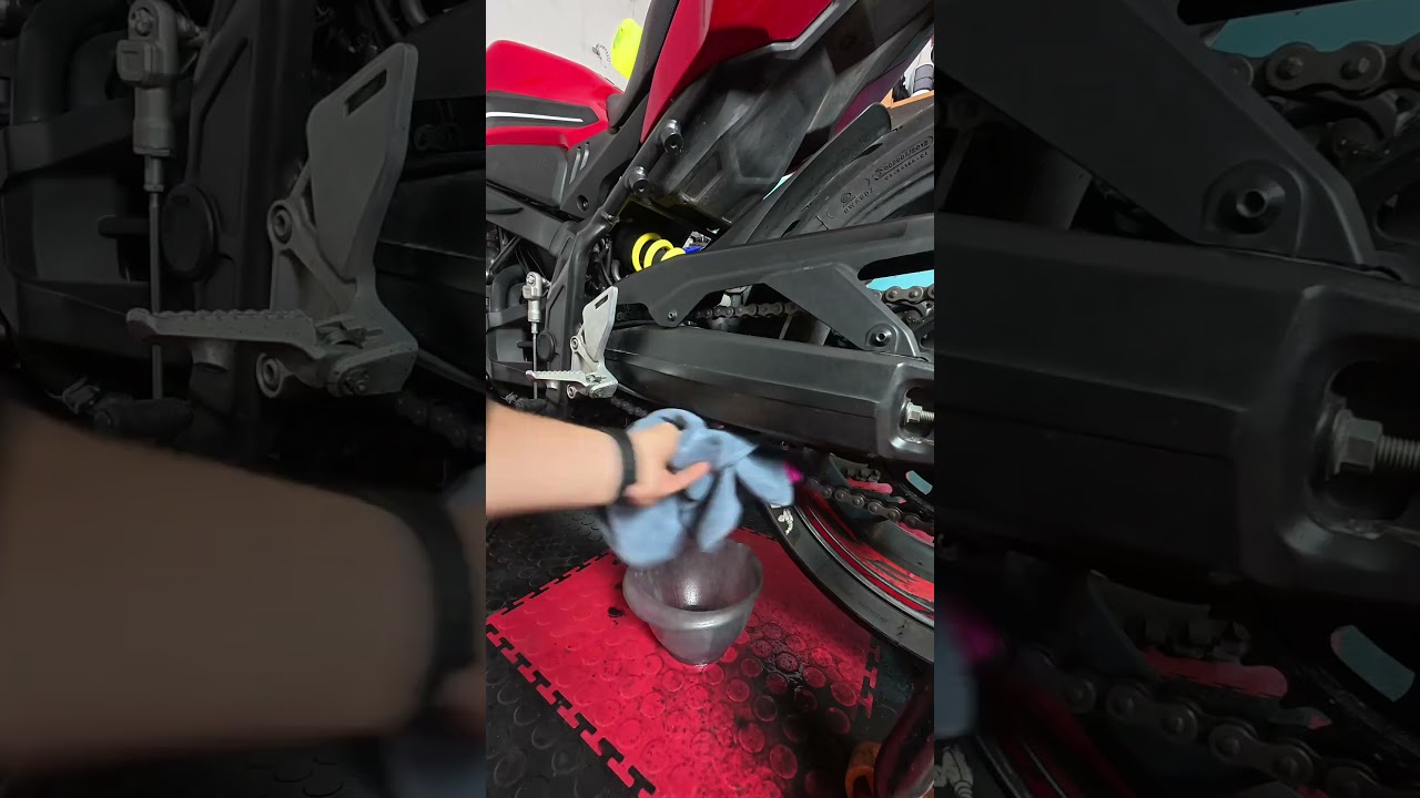 Jak poprawienie wyczyścić i nasmarować łanuch w twoim motocyklu? #motocykl #serwis #łańcuch #lwg