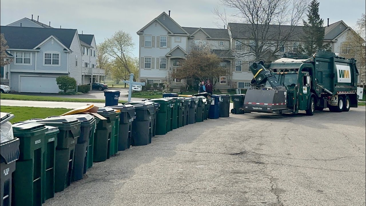 The Longest Cart Line Around! WM Mack Heil Half Pack Garbage Truck