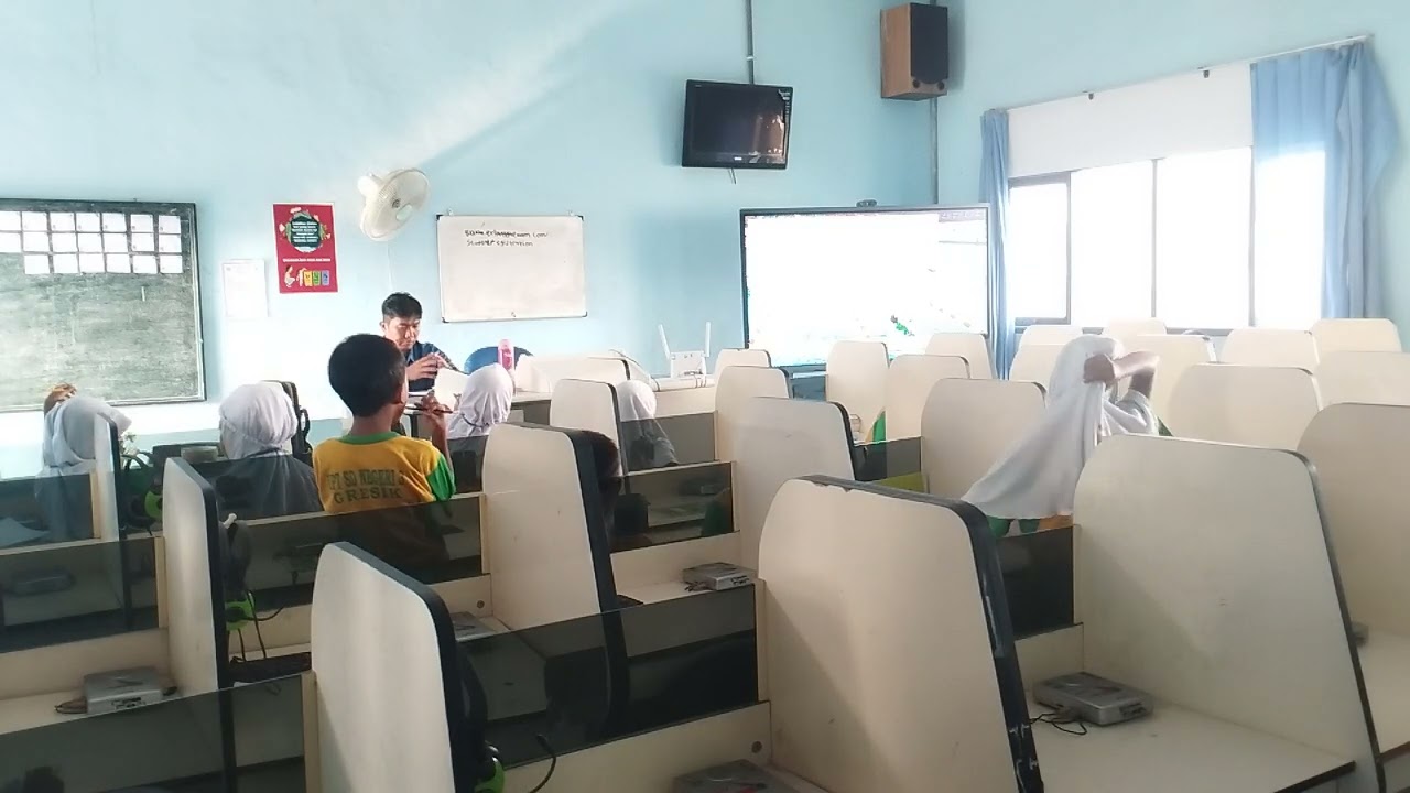 PJOK Kelas 3 - Aktivitas Air. Aturan Keselamatan di Kolam Renang