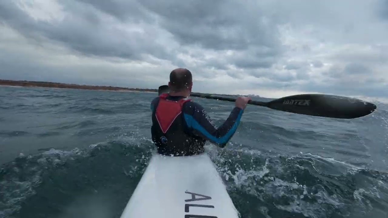 Bitter cold motivates me to paddle my fastest 2km ever! Out-moving the hypothermia with cadence!