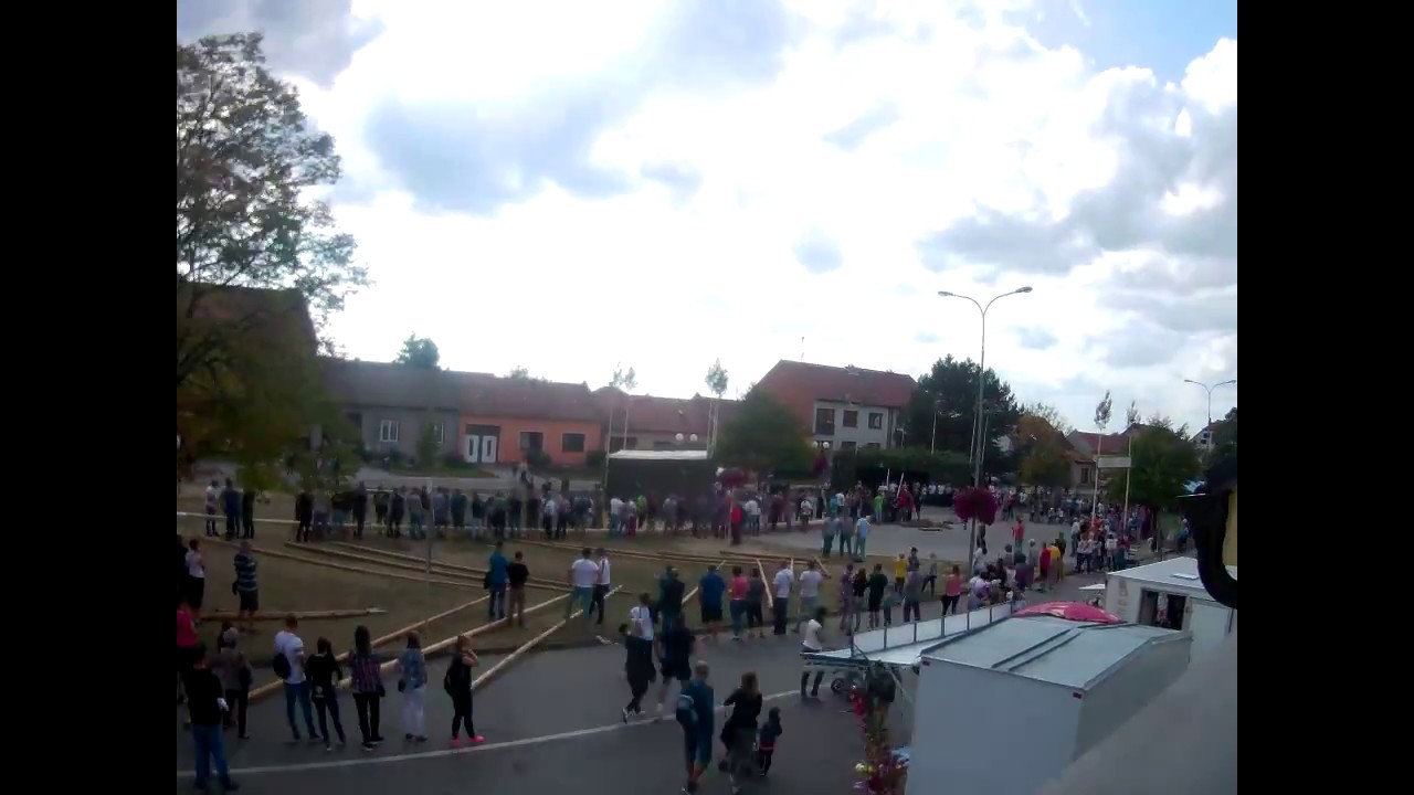 Stavění máje Velké Bílovice 2017