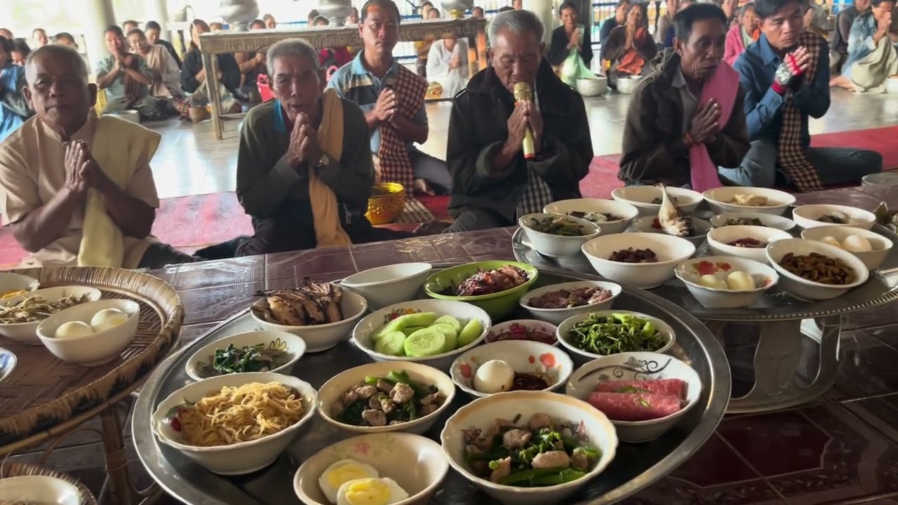 ຢາດໂຍມມາທຳບຸນທະຫວາຍທານອຸທິດສວນບຸນກຸສົນໄຫ້ຜູ້ທີ່ຫລວງຫລັບໄປເເລ້ວ