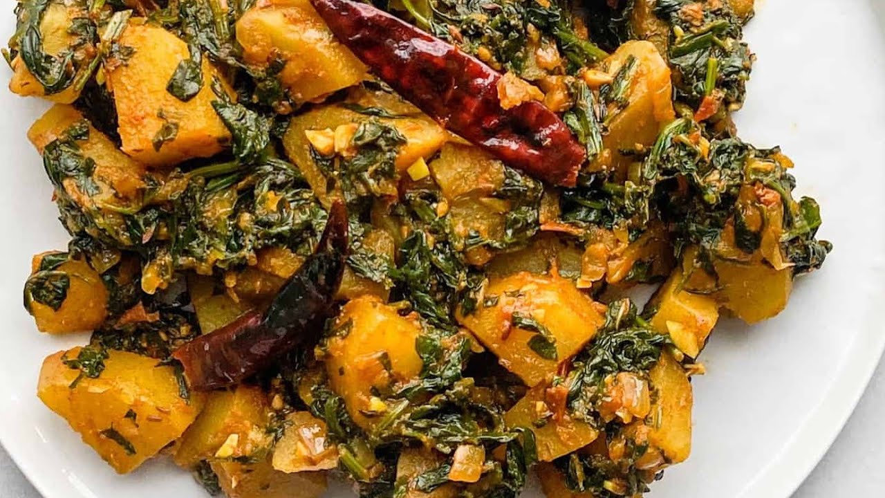 सब्जी ऐसी जो सेहत का खजाना सब चाहे खाना और बनाना | Palak Aloo Recipe |
