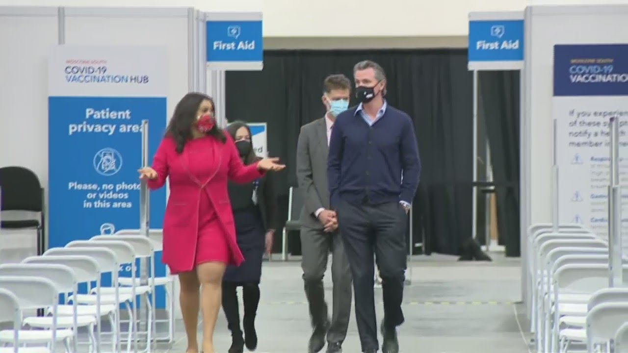 Gov  Newsom visits mass vaccination site at Moscone Center