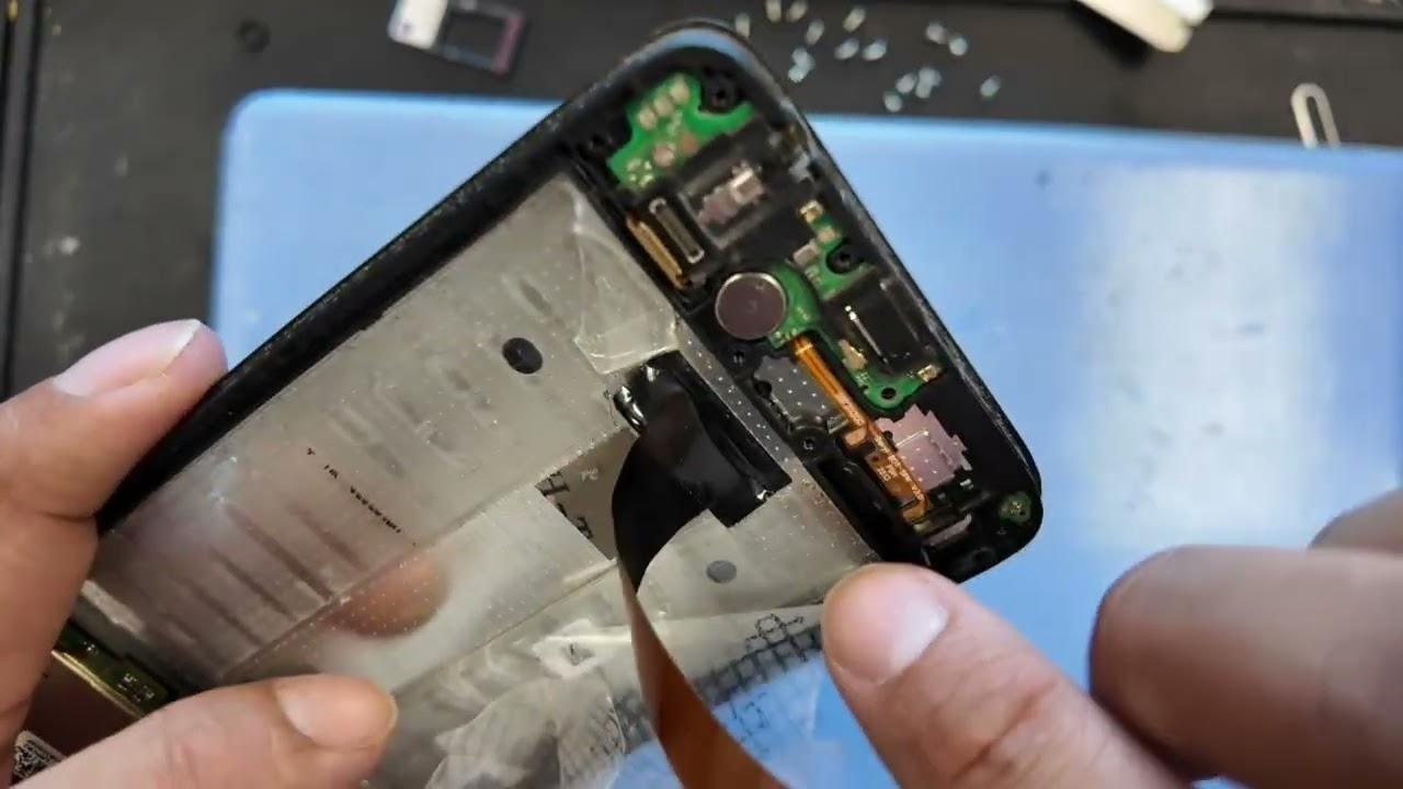 TCL K32 5G - Как отремонтировать защитное стекло экрана - Аккумулятор - Разъем зарядки