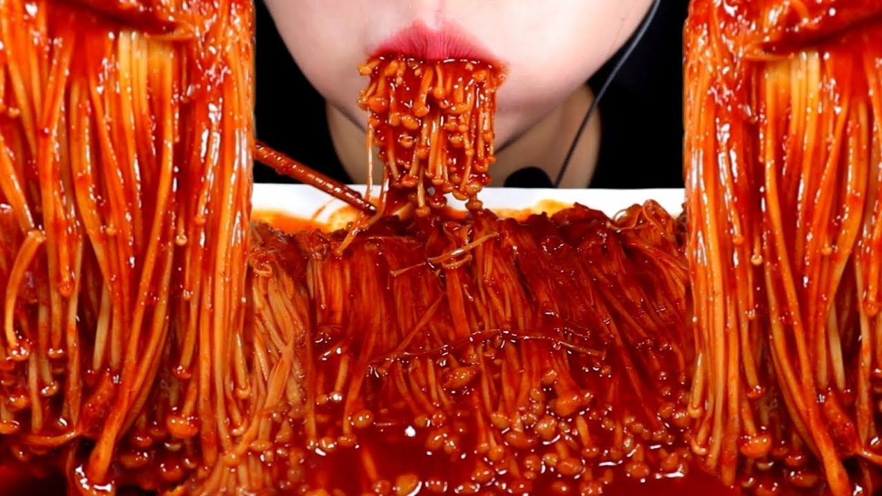 ASMR Spicy fire chicken sauce enoki mushroom  불닭소스 팽이버섯 리얼사운드 먹방 sốt cay Nấm kim châm ซอสเผ็ด เห็ด