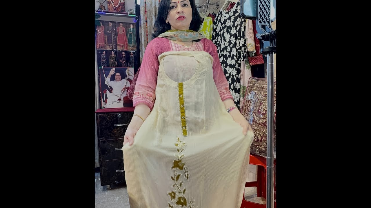 HOLI KE RANG SAI FASHION STUDIO KE SANG # BOOKING NO. 8219017205