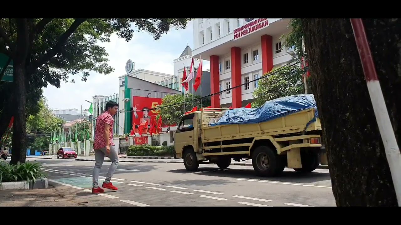 "IBU MEGAWATI CANTIK KHARISMATIK" aldi taher