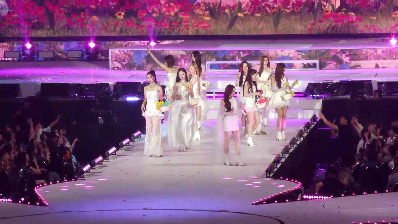 [4K] BLUSH BLOSSOM FAN FEST - ตั้งแต่เจอเธอฉันมีความสุข