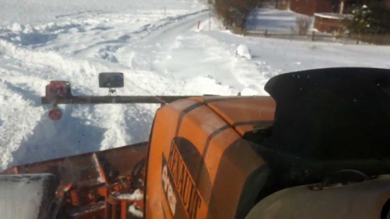 Renault Ares 696 RZ Déneigement