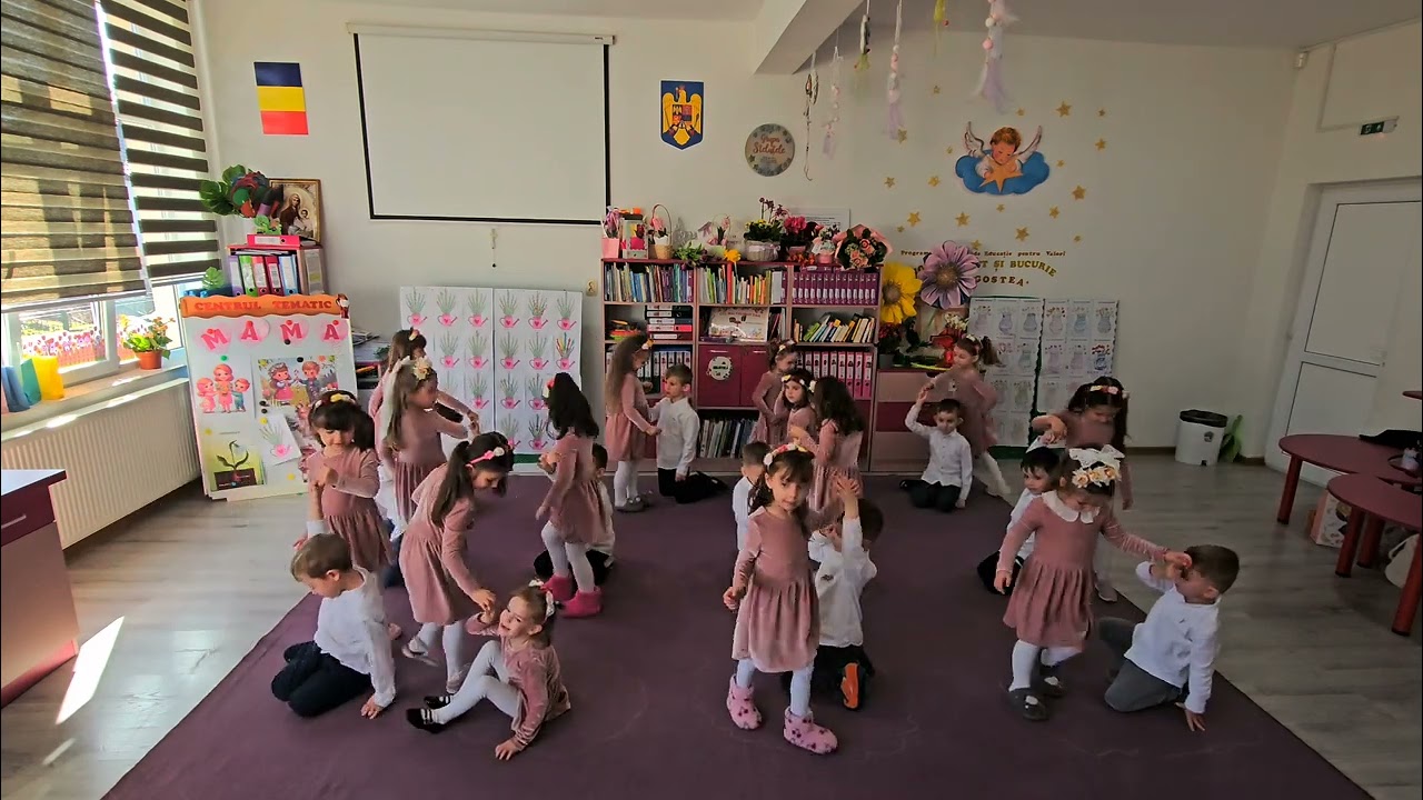 SURPRIZELE STELUȚELOR PENTRU MĂMICI (2025)