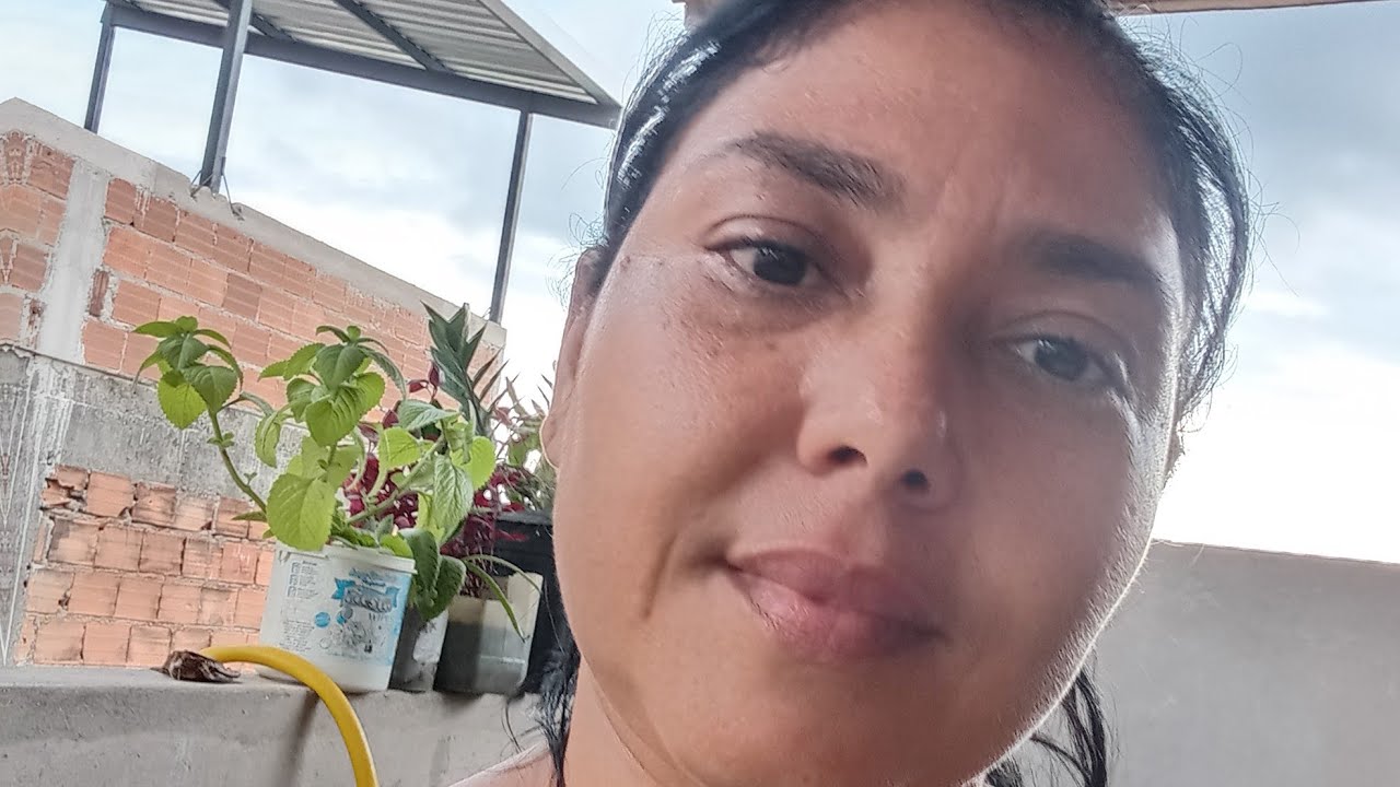 Rozania Dias está ao vivo!