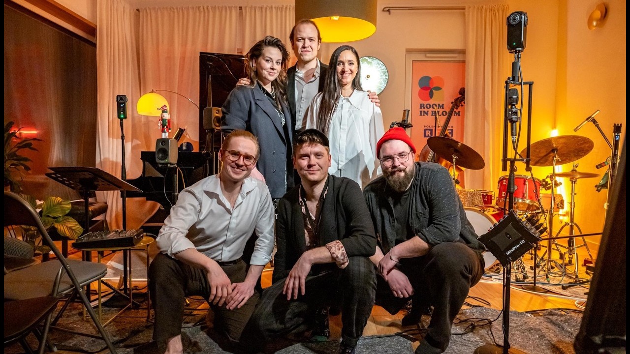 Tytuł: Room in Bloom vol. 9 — Dorota Miśkiewicz