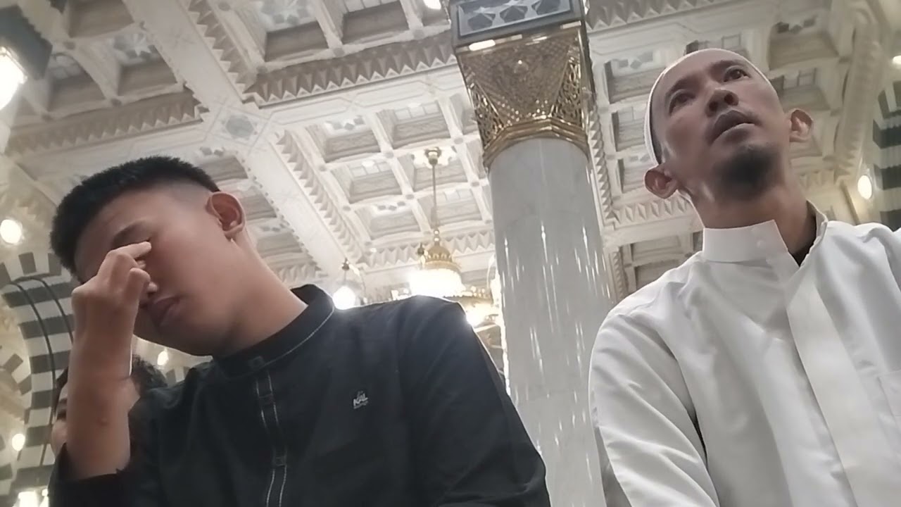 Kumandang Azan di Masjid Nabawi