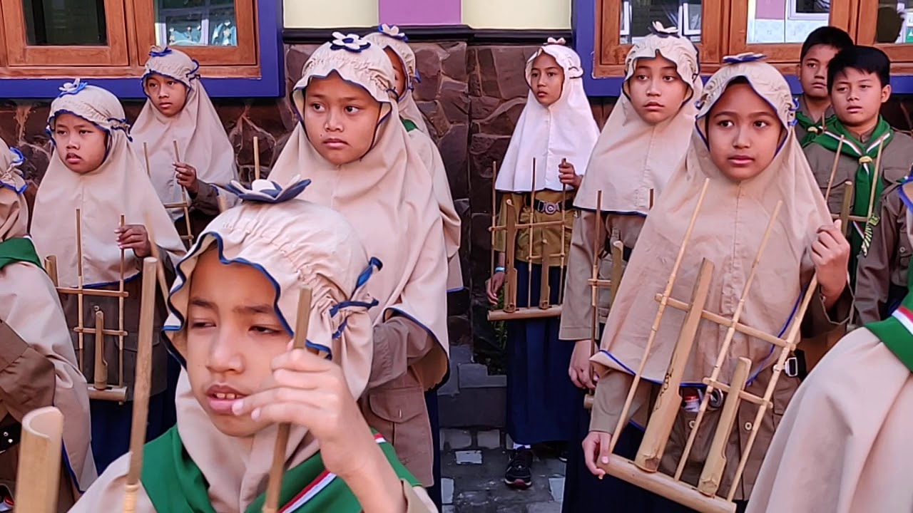 MADRASAH HEBAT KOTA PARE KEDIRI - BULE INDIA