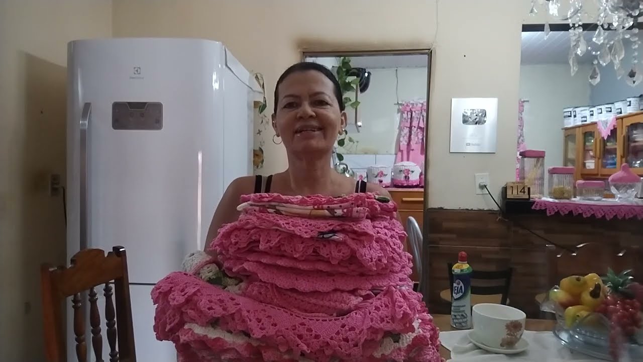 faxina na sala de jantar colocando os paninhos de crochê e de pano e bico de crochê (parte2🏠