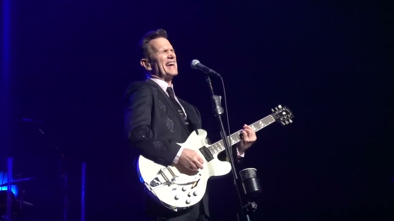 2025  Chris Isaak 