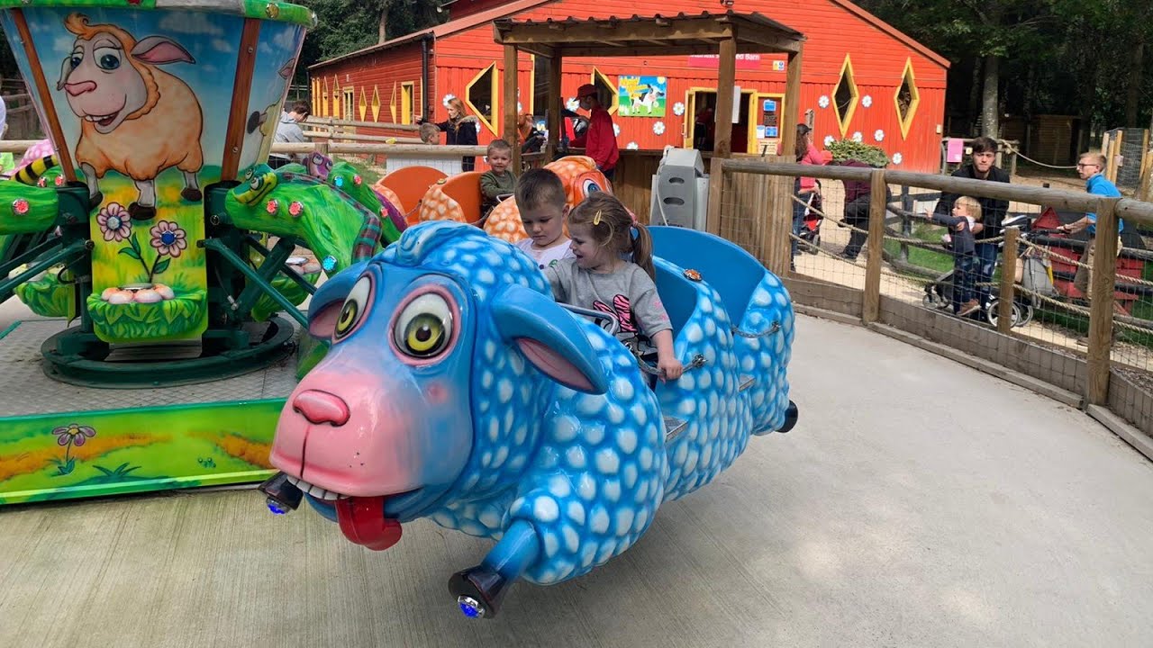 Jenson and Amelia visit Robin Hoods Wheelgate Theme Park