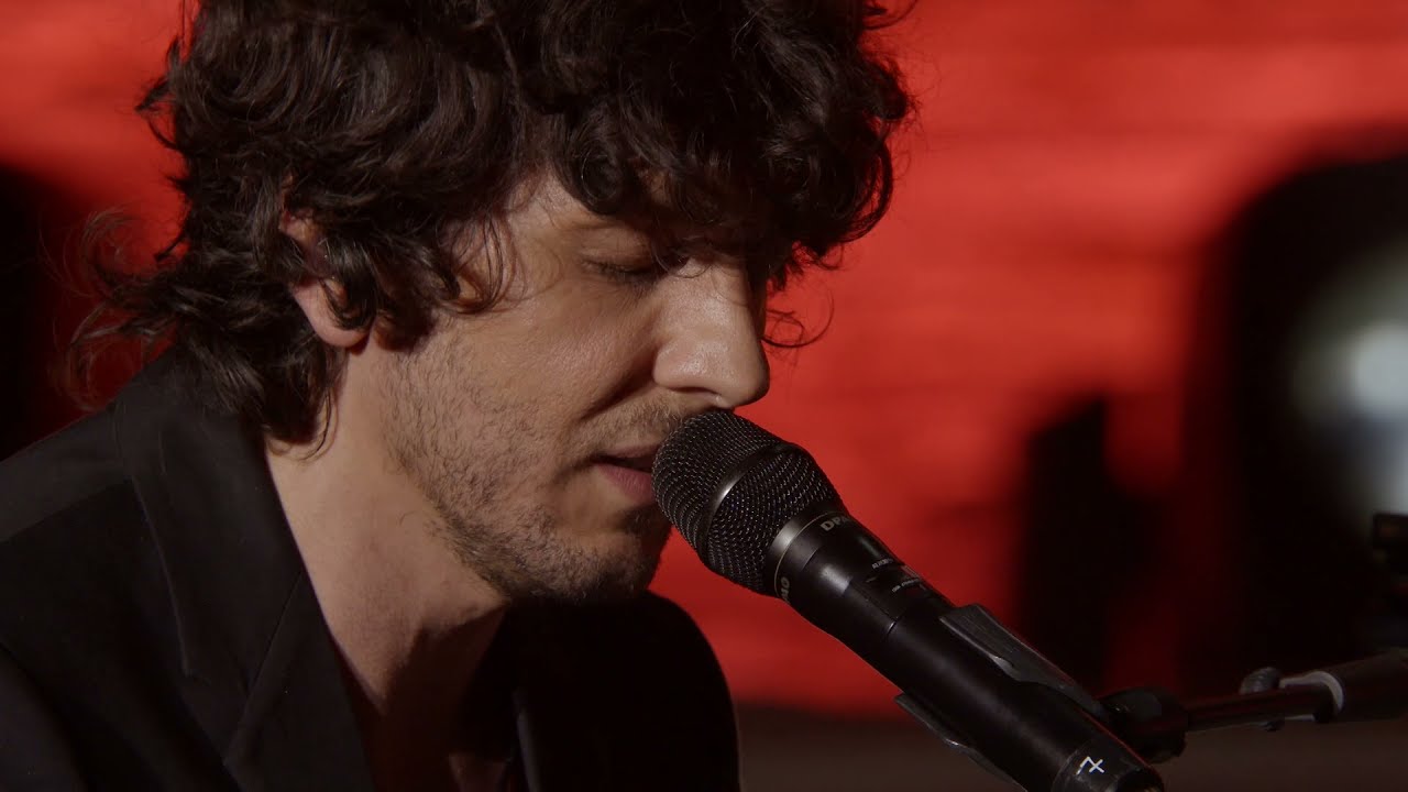 Ermal Meta canta 