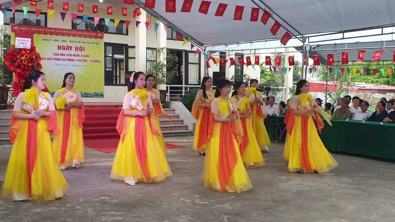 Xuân đẹp làm sao: tốp múa thôn thọ linh