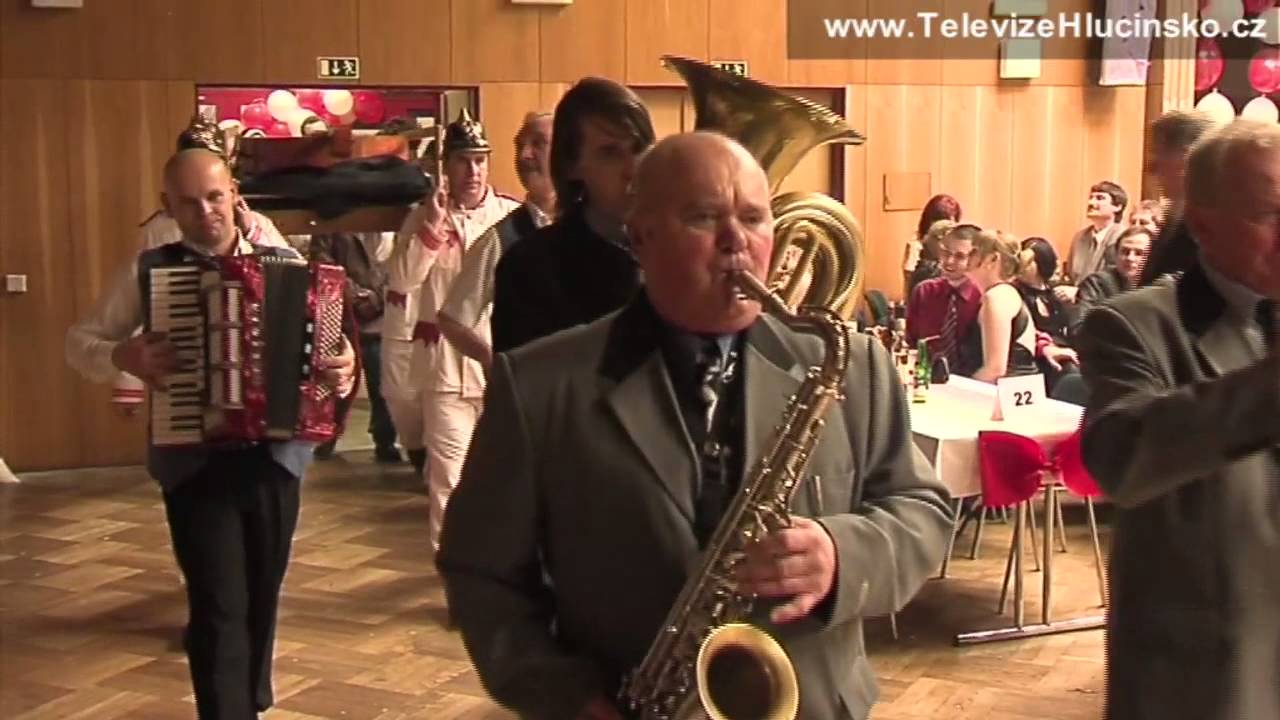 Dolní Benešov: Hasičský ples s pochováním basy (8.2.2013)