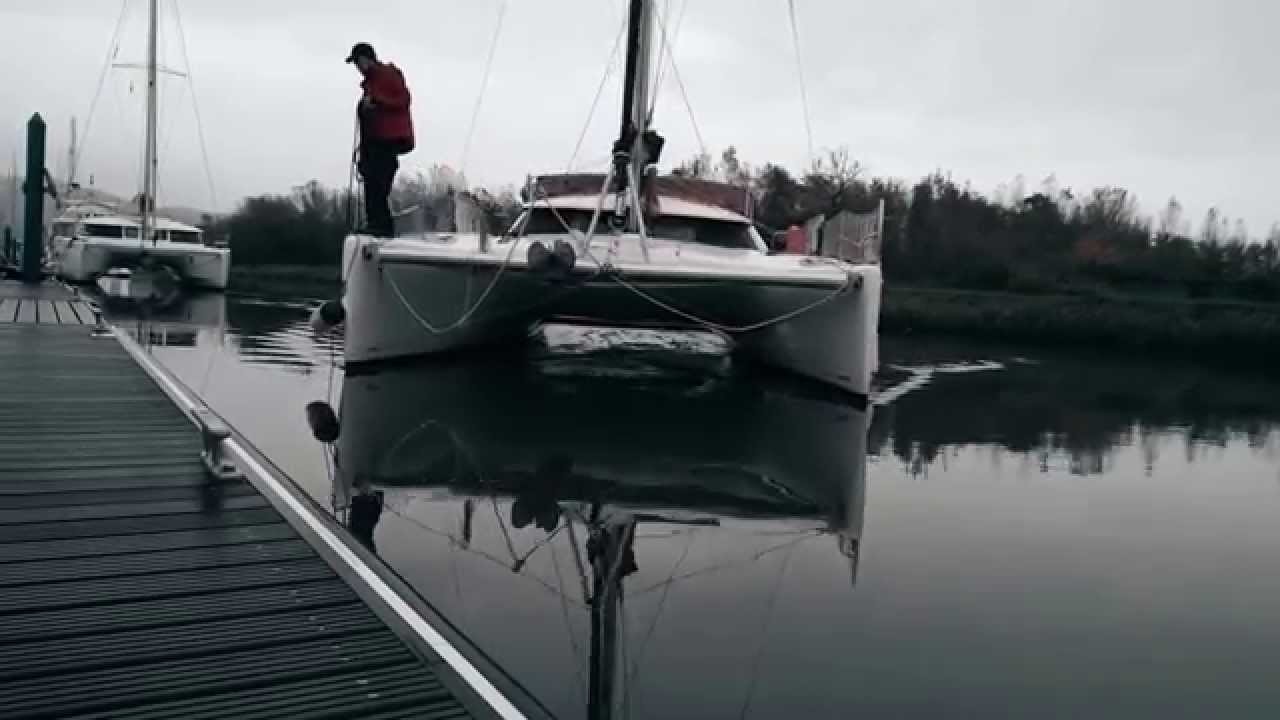Catamaran docking
