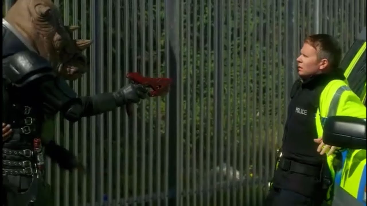 The Sarah Jane Adventures: Prisoner Of The Judoon: Captain Tybo steals a police car 😂