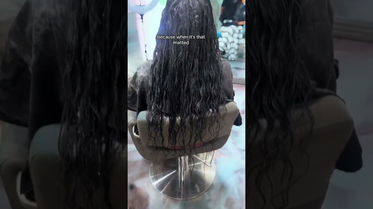 Распутывание очень спутанных волос у 3-летнего ребенка #шорты #hairdetangler