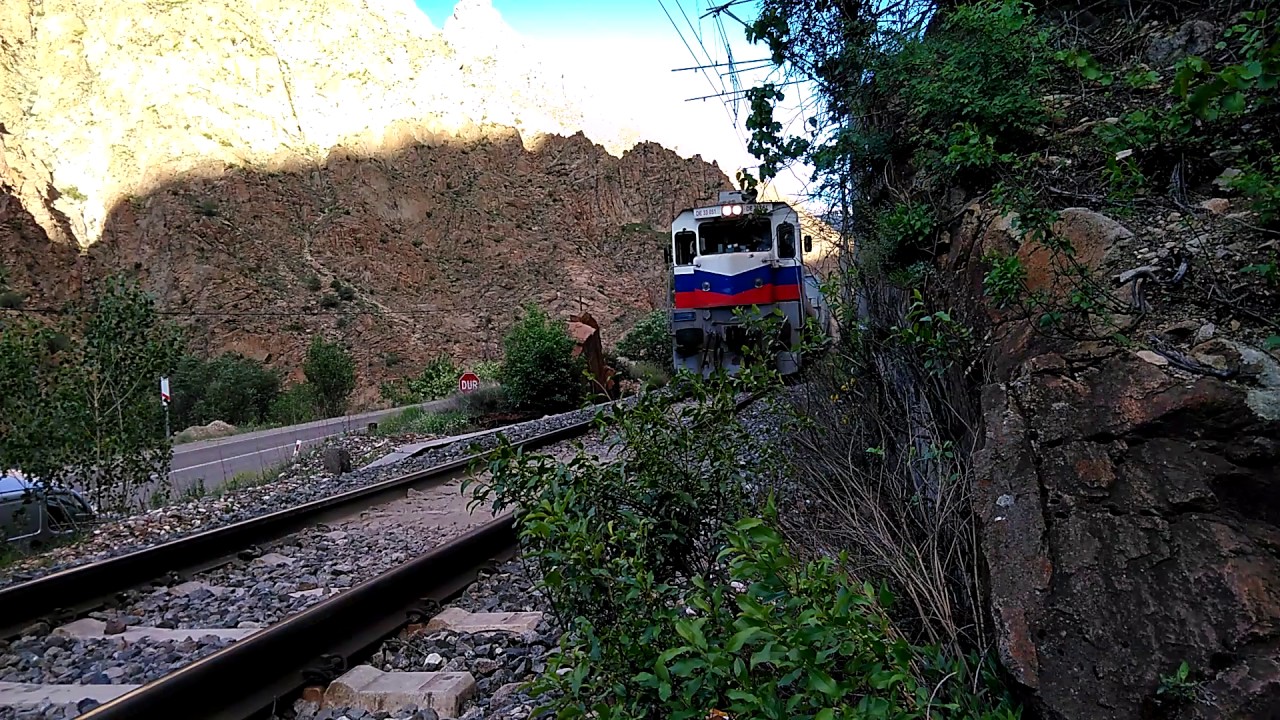 Divriği Yük Treni geçiş