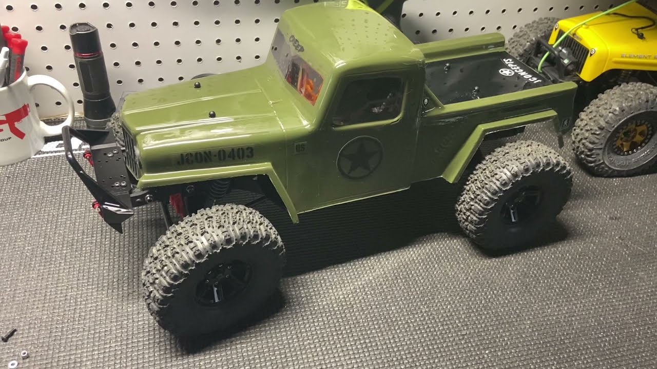 Axial Scx10ii DSM Rapid Recovery kinetic winch rope install.