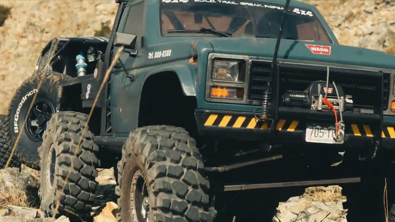 Axial RR10 Bomber - Cross RC Emo X3 Tow Truck