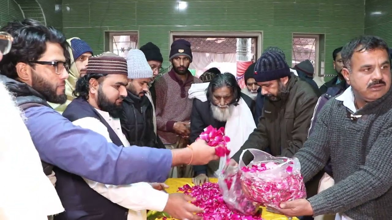 Chaadar Mubarak at Darbar Khawaja Saghir Ahmed (R.A)