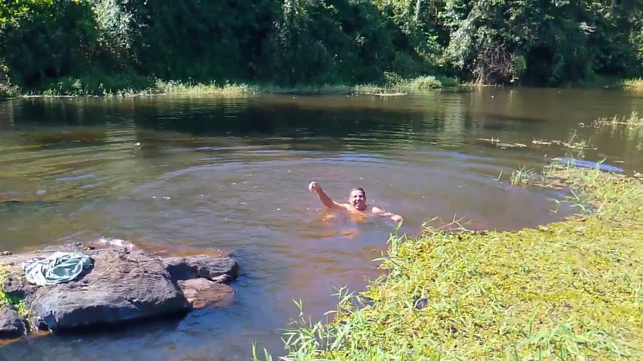 Eu me refrescando no rio Aliança!