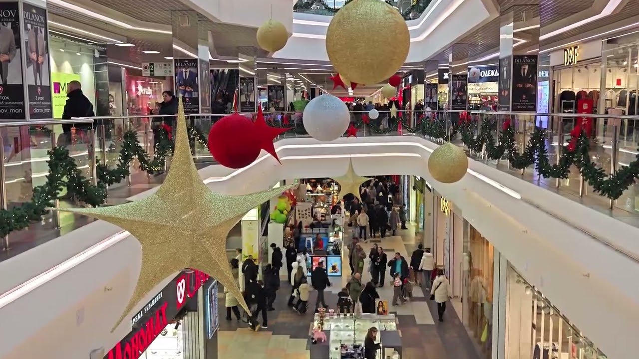 Dana Mall 2025-26 украшение к Рождеству и новому году (колядная лавка)