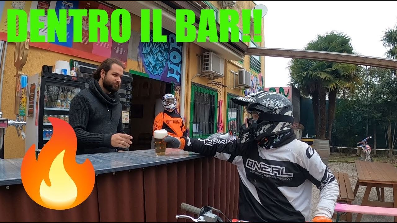 ENTRIAMO al BAR CON LA MOTO! UNICO! 🔥🔥