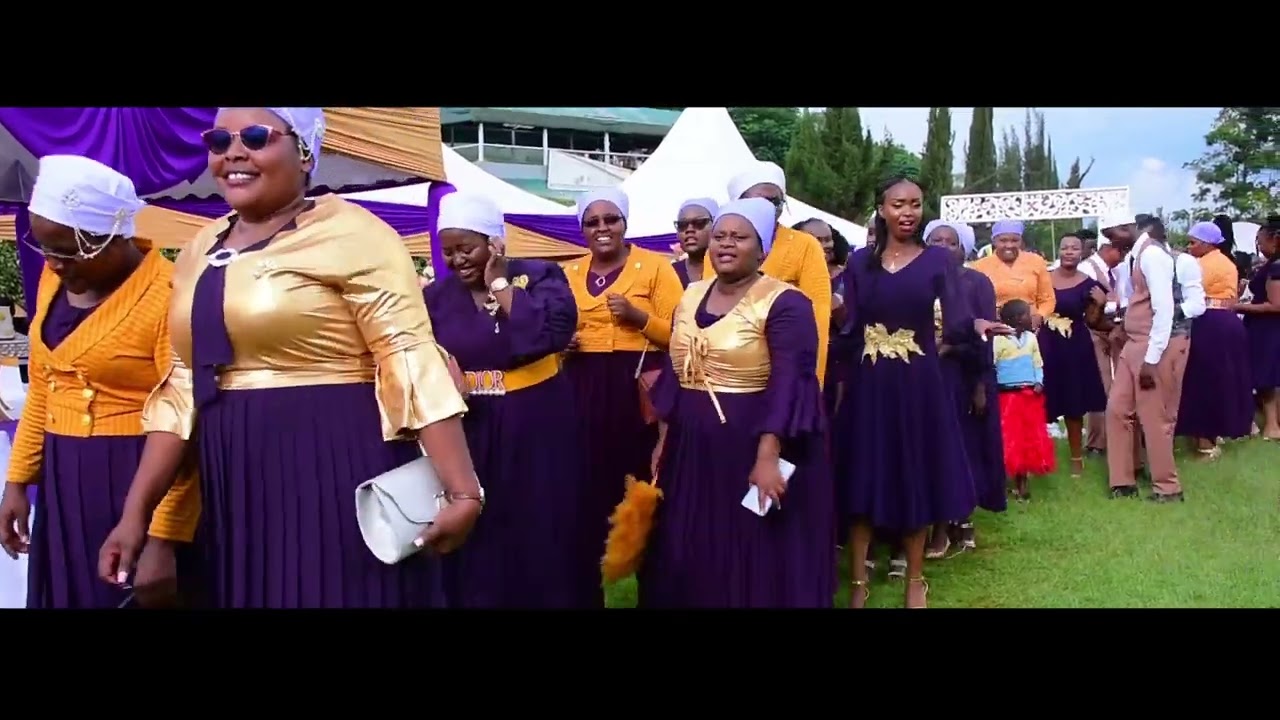 Akurinu credible mugithi in a colorful wedding 4k video