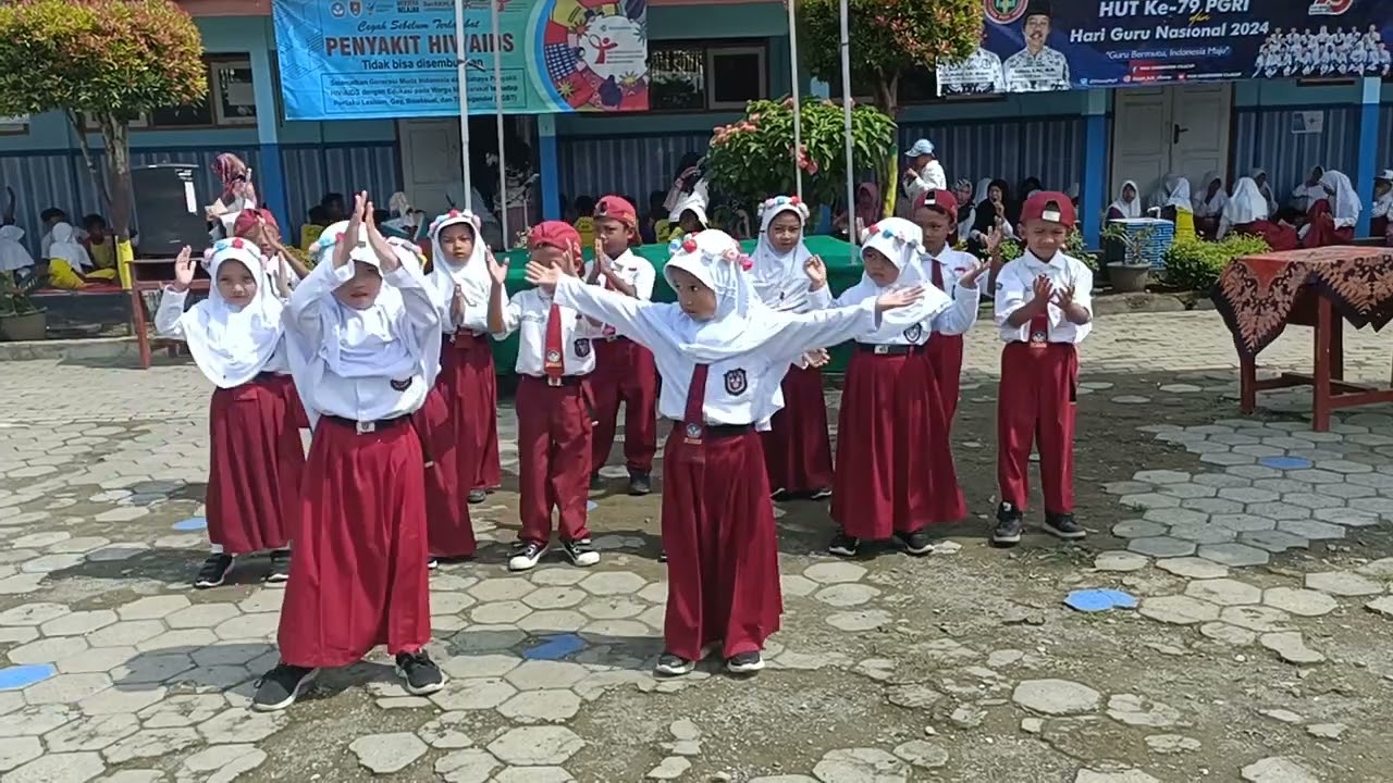 Persembahan Anak-anak Kelas 1 di Hari Guru 🥰🙏 - Guruku Tersayang