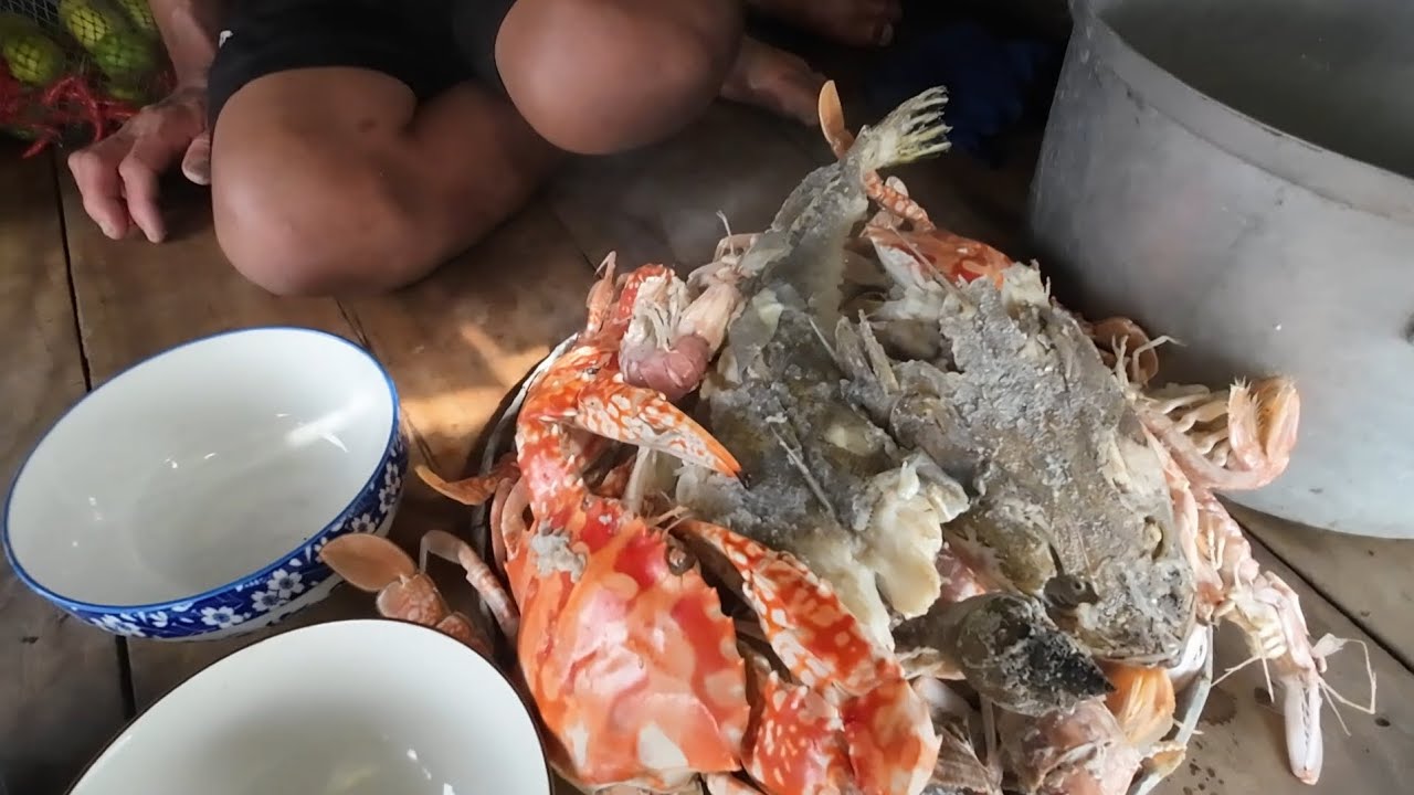 Bữa Cơm Trưa Của Anh Em Dân Biển Sao Giờ Làm Toàn Hải Sản Tươi Ngon l Biển Đục