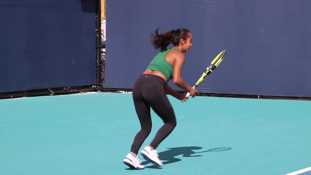 Fernandez practices at Miami Open