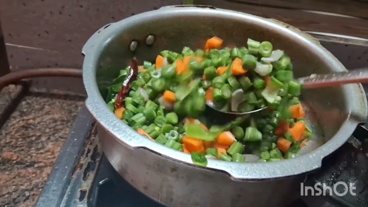 Making carrot beans poriyal#cooking# cooking video channel 😋 
