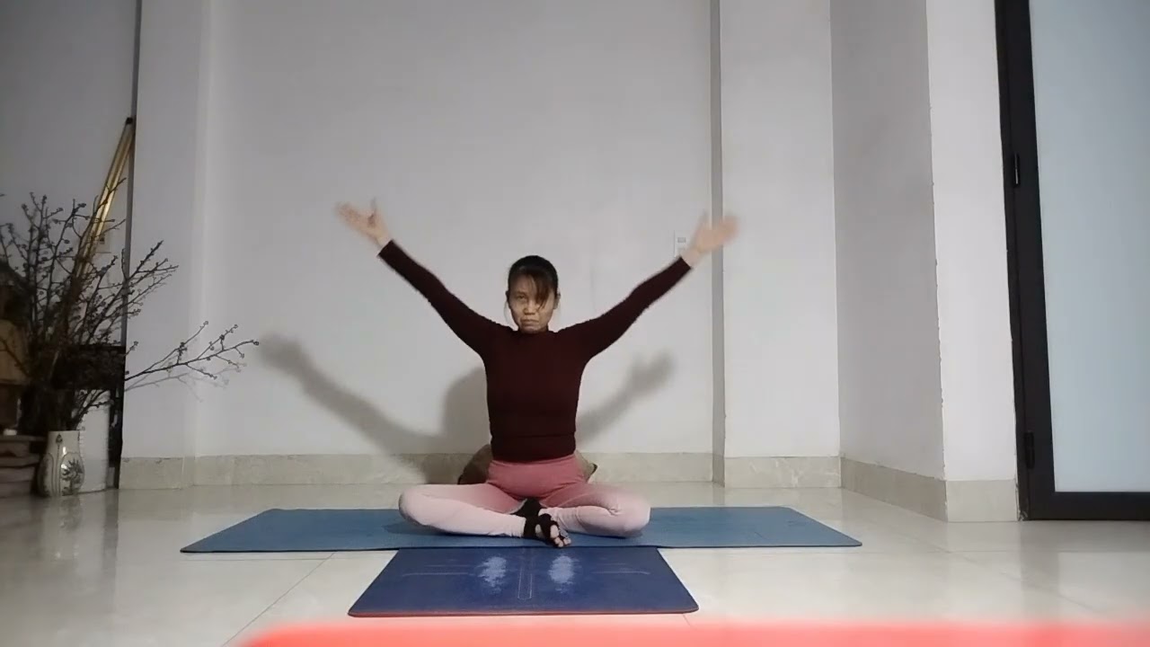 Thứ 6 chuỗi Vinyasa yoga làm khoẻ cơ đùi trong