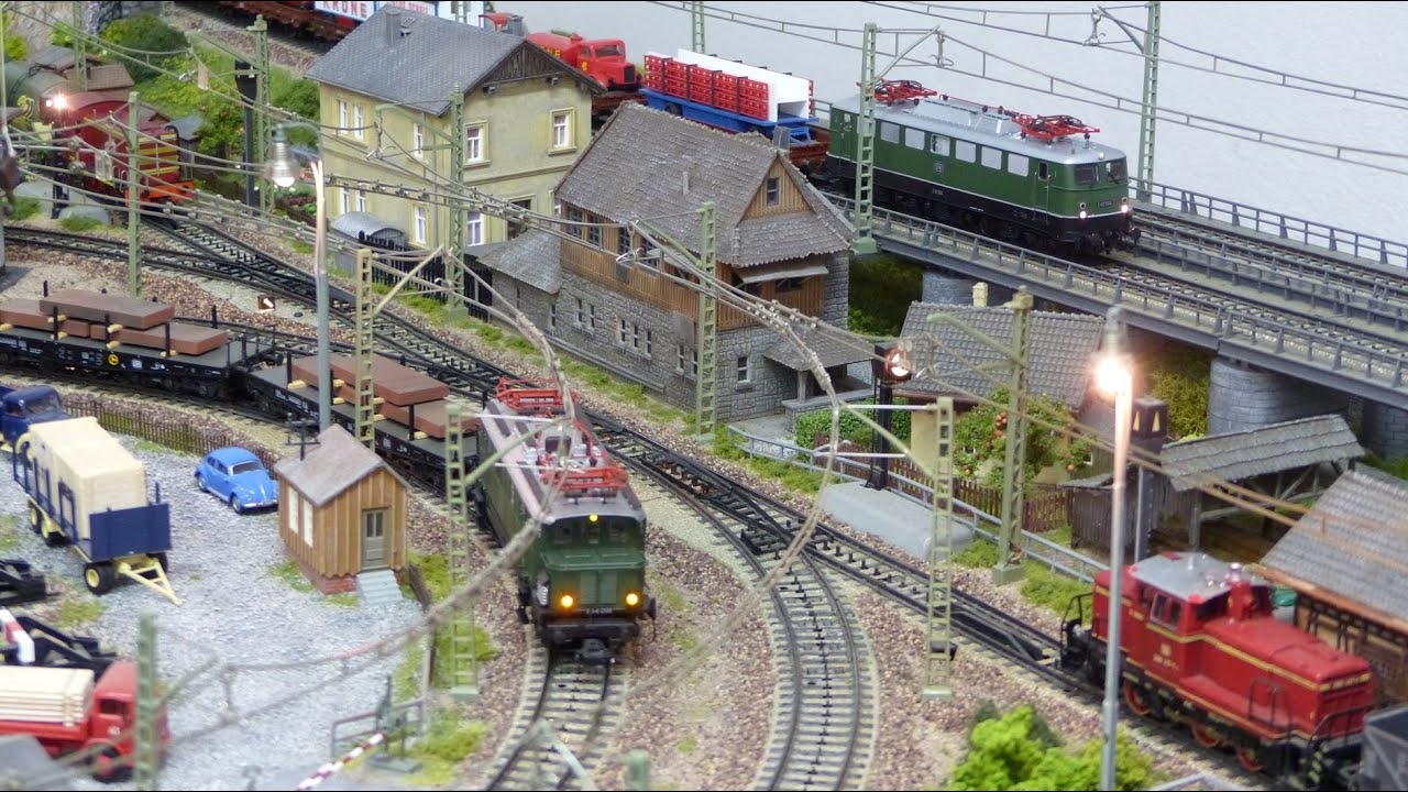 Güterzüge der DB Epoche 3 auf Märklin M-Gleis Anlage