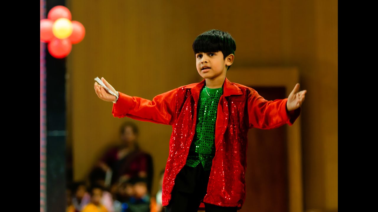 Cute moves with Bollywood magic ✨Our little stars dancing SRK style!