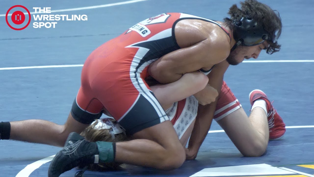 126 - Johnny Carson of Antioch Community [R] v. Ismael Chaidez of Glenbard East [G]