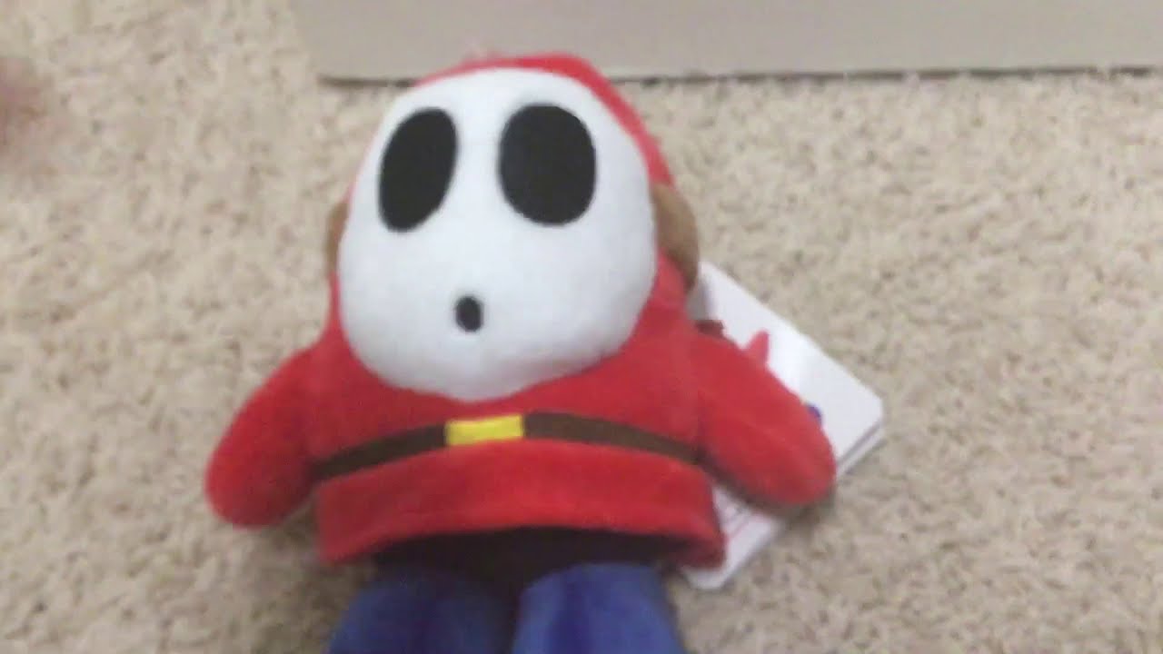 Reviewing a super Mario shy guy all stars collection plush