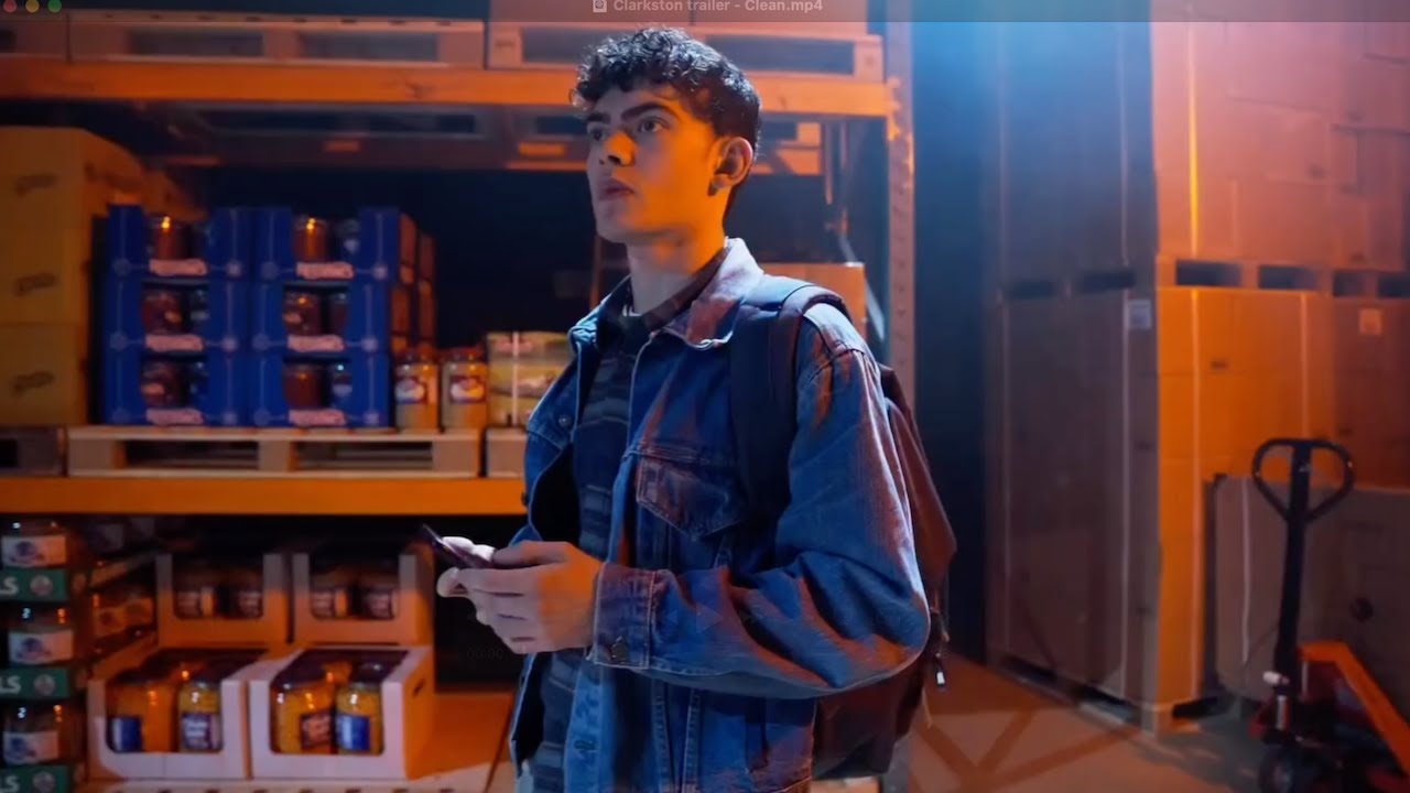 Трейлер &laquo;Кларкстон-Уэст-Энд&raquo; с Джо Локом из сериала &laquo;Остановка сердец&raquo;
