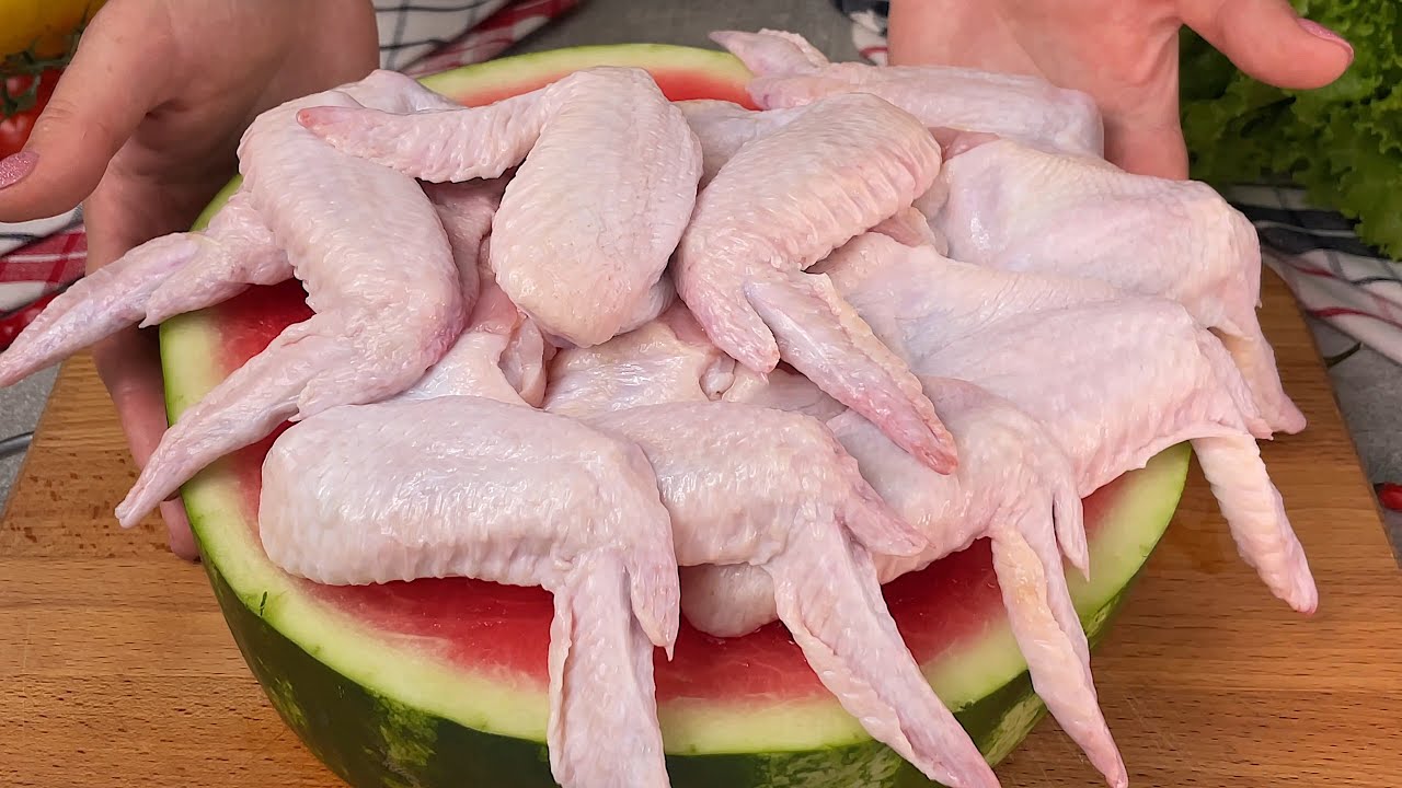 Я больше не жарю куриные крылышки, я готовлю на арбузе. вкусный